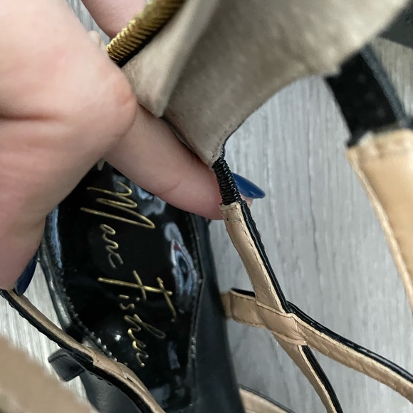 Leather Black flat shoes with gold accents and zipper, Size 7.5 women’s. - Picture 3 of 5